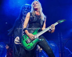 Nita Strauss - Alice Cooper Band