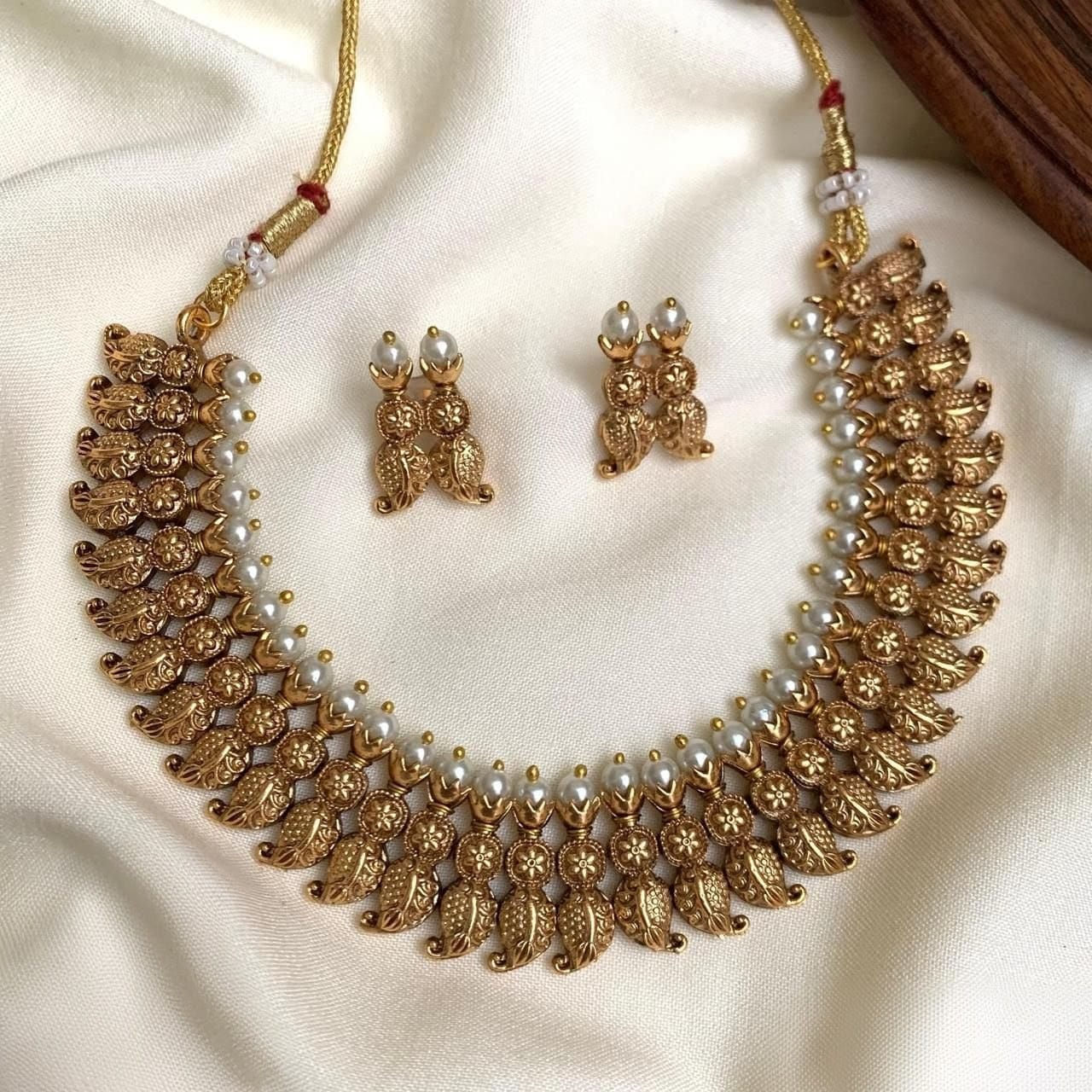 NECKLACE SET 