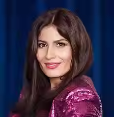 Donna Sherwani.avif