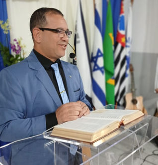 Primeira Igreja Batista Bíblica em Itariri celebra 49 anos de história, gratidão e perseverança. Uma trajetória marcada pela fidelidade de Deus, pelo trabalho de pastores, missionários e obreiros e pelo compromisso com a Palavra de Deus.