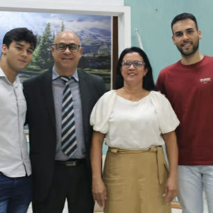 Missionário Delcídio evangelizando nos presídios