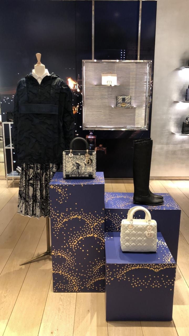 Miniatura: Dior  Xmas Dior / Common Ground 2019. El Palacio de Hierro Moliere