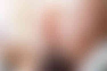 Zwei ältere Herren unterhalten sich