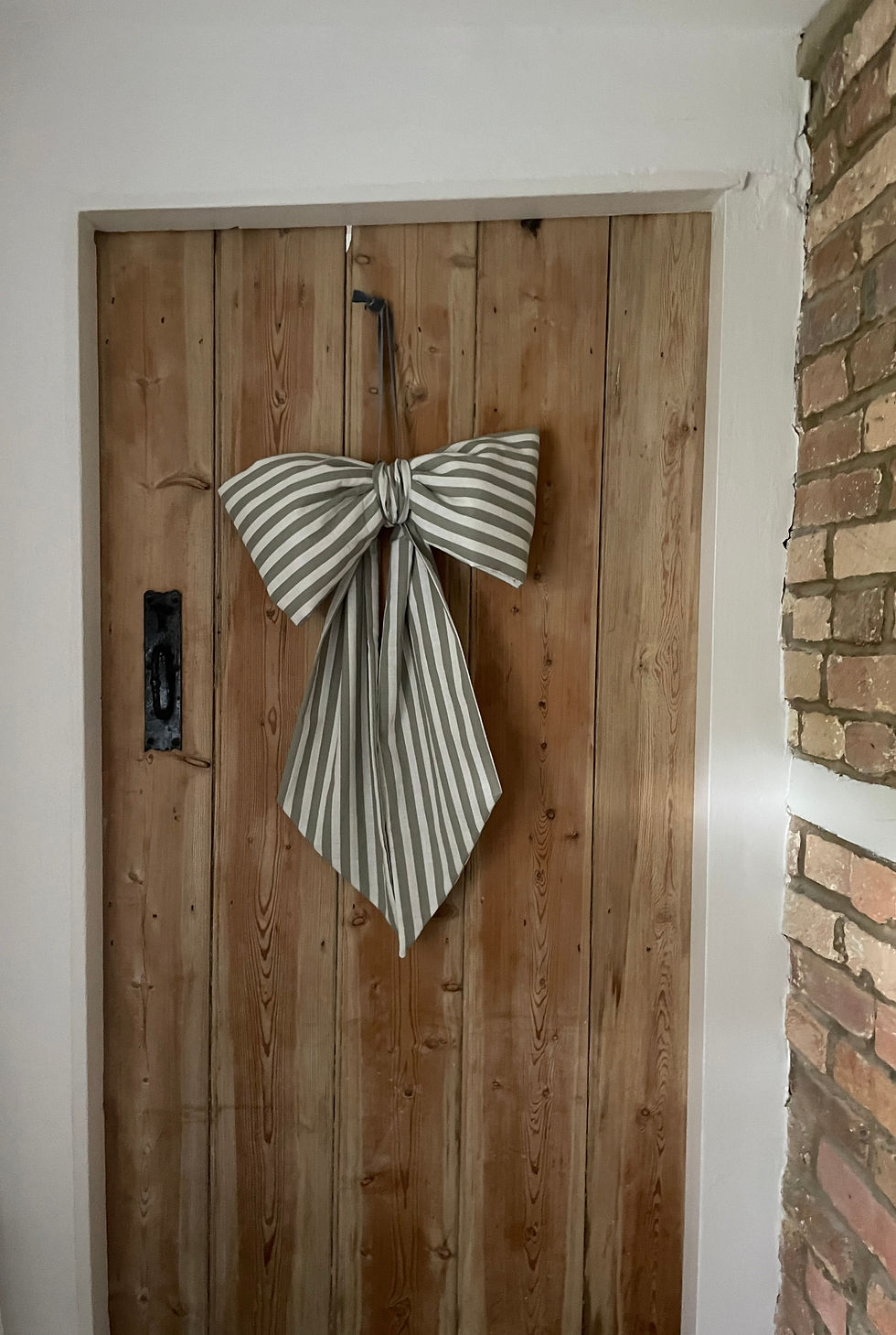 Thumbnail: Grande Bow - Olive & White Stripe