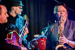 Myanna - Saxophone