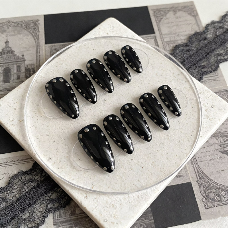 Thumbnail: 10PCS Black Handmade Press on Nails Rock-Chic Manicure Luxury Gothic Almond Fals