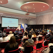 "Salto Grande Apoya Futuros Líderes a Través de Becas del Rotary Club Salto"