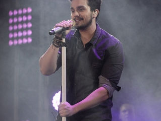 Luan Santana solta a voz em Goiânia