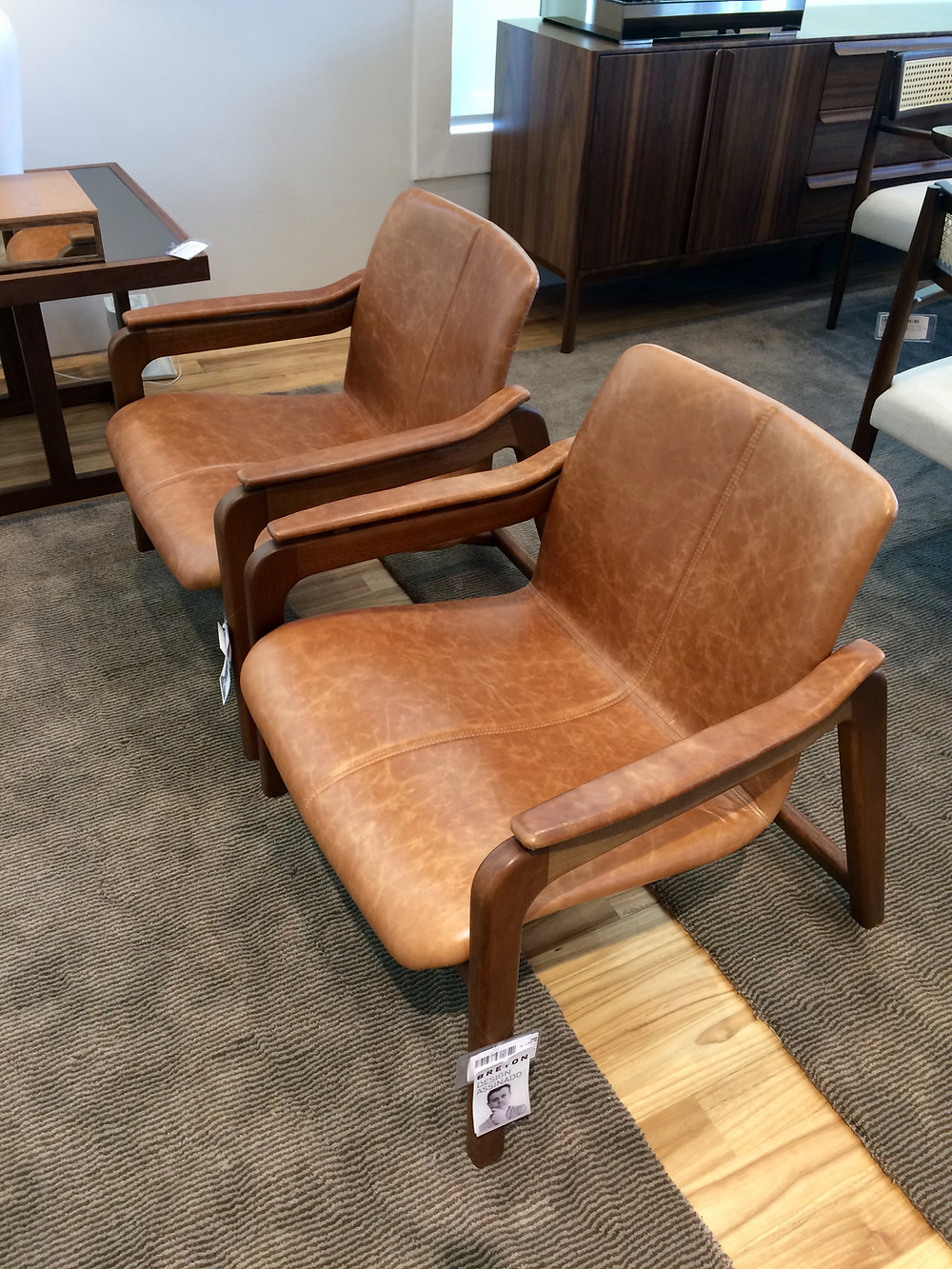Poltronas em couro natural