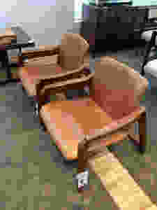 Poltronas em couro natural