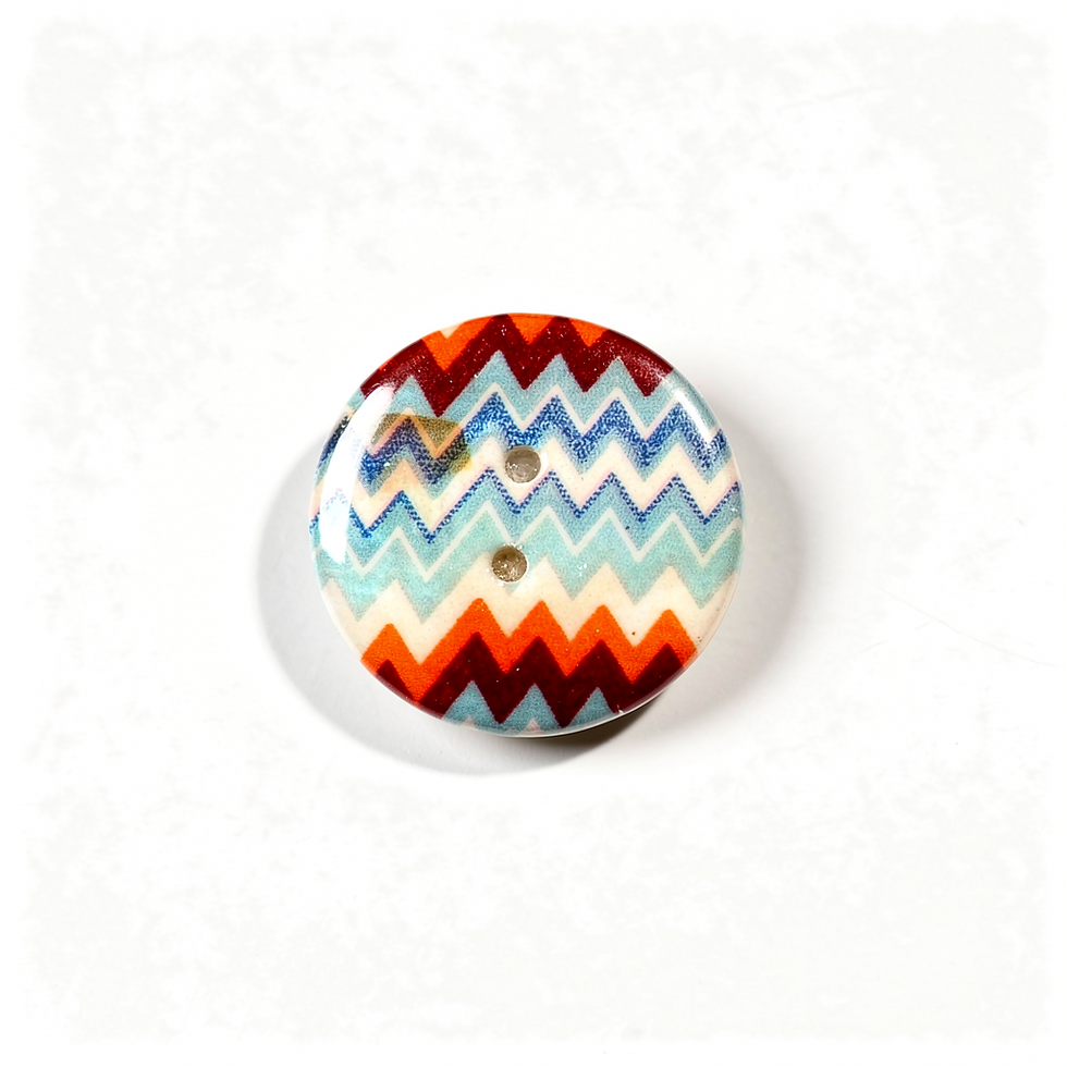 1 bouton en nacre avec des motifs de vagues
