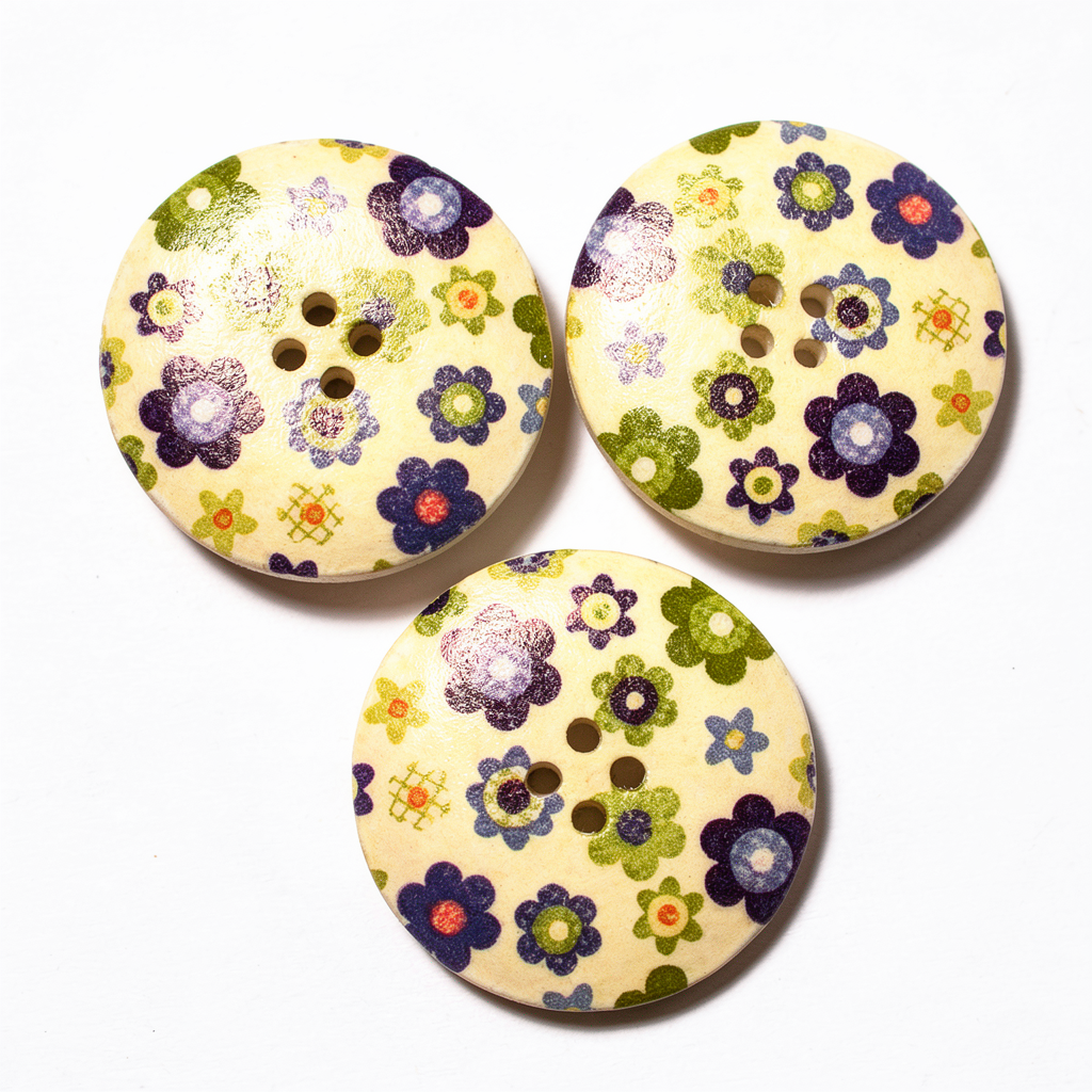 3 boutons en bois aux motifs de fleurs