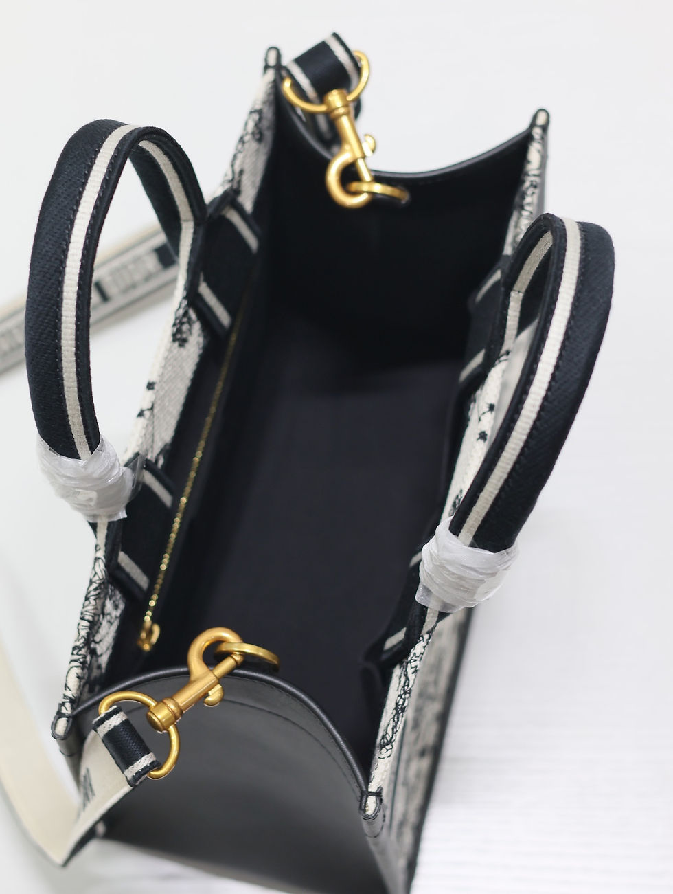 Thumbnail: Designer Mini Book tote 26.5×21×14cm