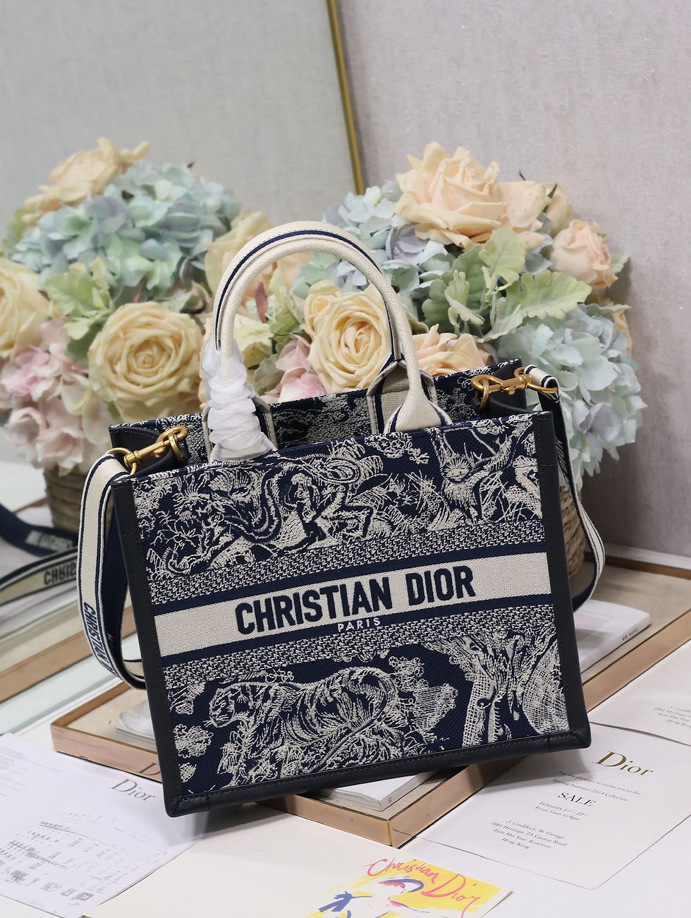 Thumbnail: Designer Mini Book tote 26.5×21×14cm