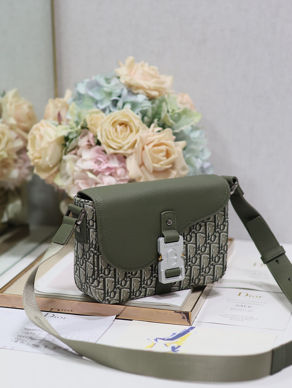 Thumbnail: Saddle Flap Messenger Bag 23 x 17 x 6 cm