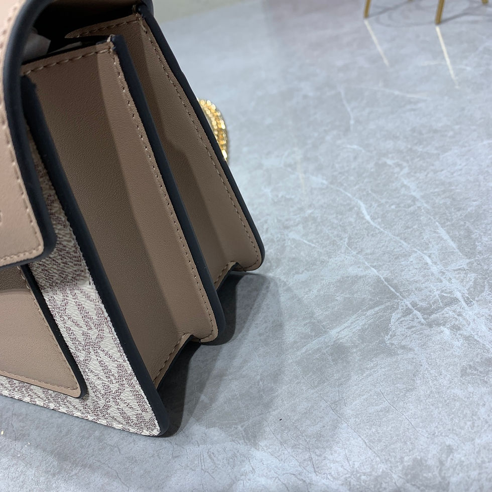 Thumbnail: Luxury White Lock Shoulder Bag  23x14x9cm