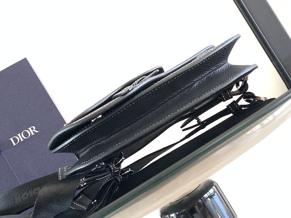 Thumbnail: Black Oblique Saddle Clutch Bag 24 x 17.5 x 5 cm