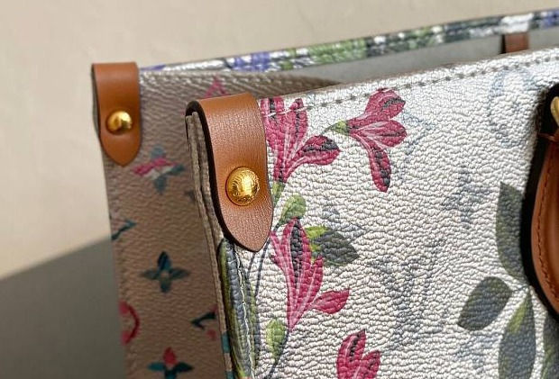 Thumbnail: Designer Onthego MM Tote Bag