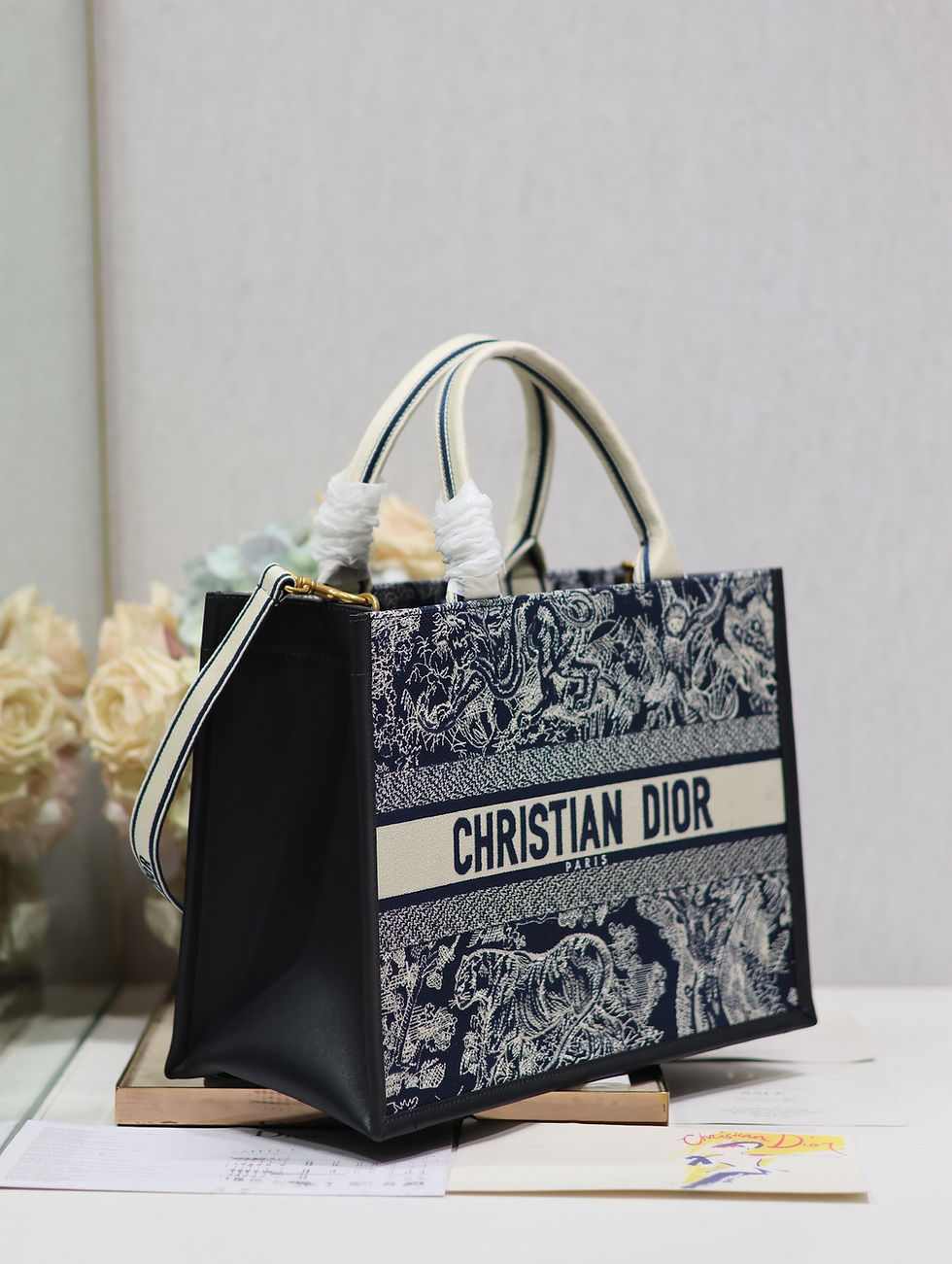 Thumbnail: Luxury book tote shopping bag 36×28 cm