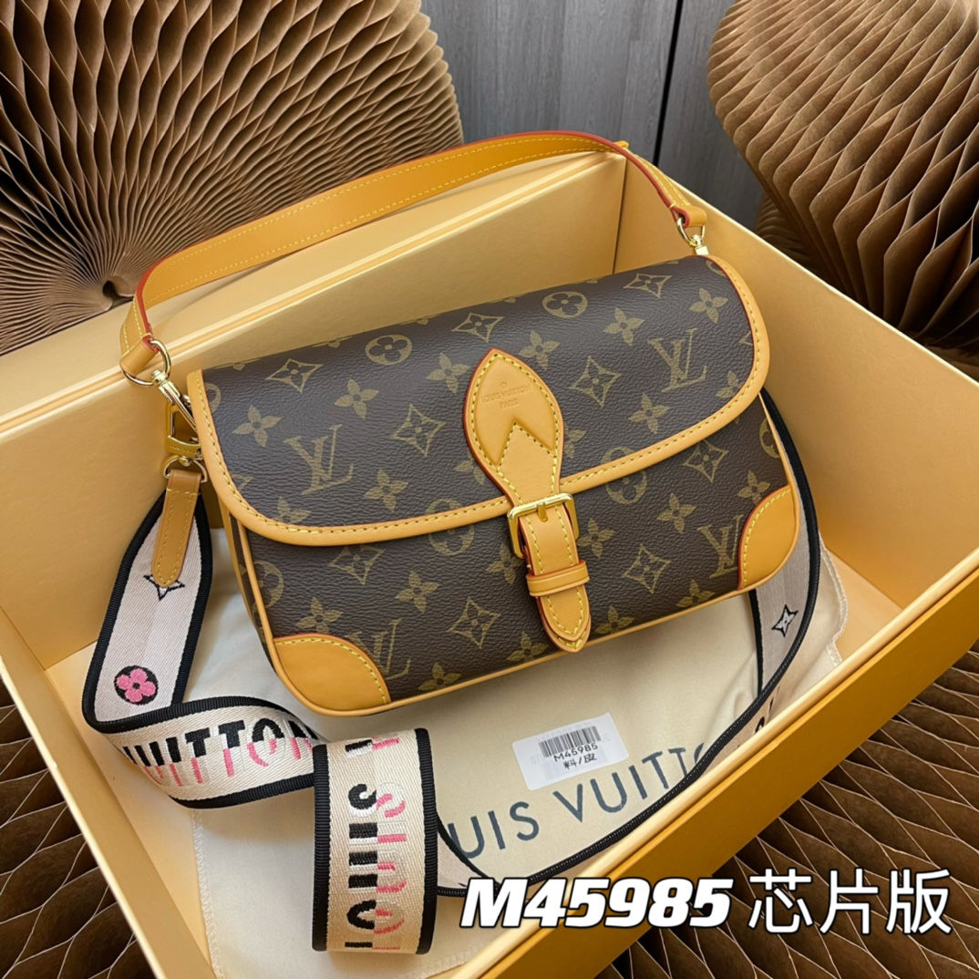 Premium Diane NM Handbag 25.0×9.0×15.0cm