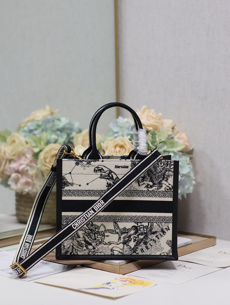 Thumbnail: Designer Mini Book tote 26.5×21×14cm