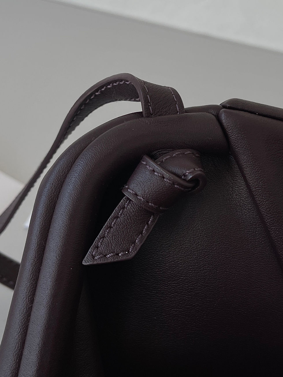 Thumbnail: Designer Maroon Inverted Triangle Handbag 22x16x8cm