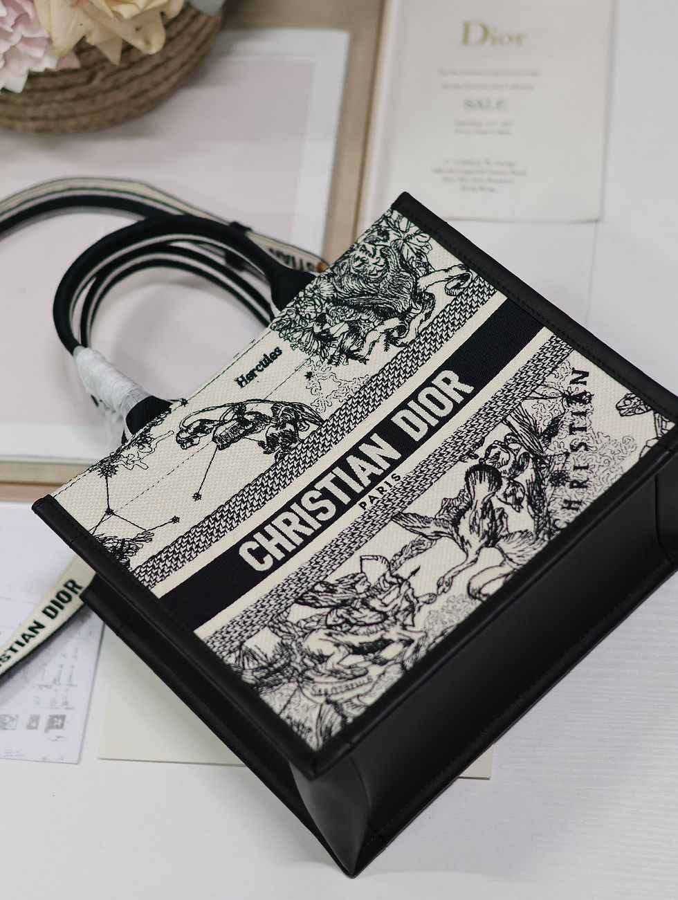 Thumbnail: Designer Mini Book tote 26.5×21×14cm