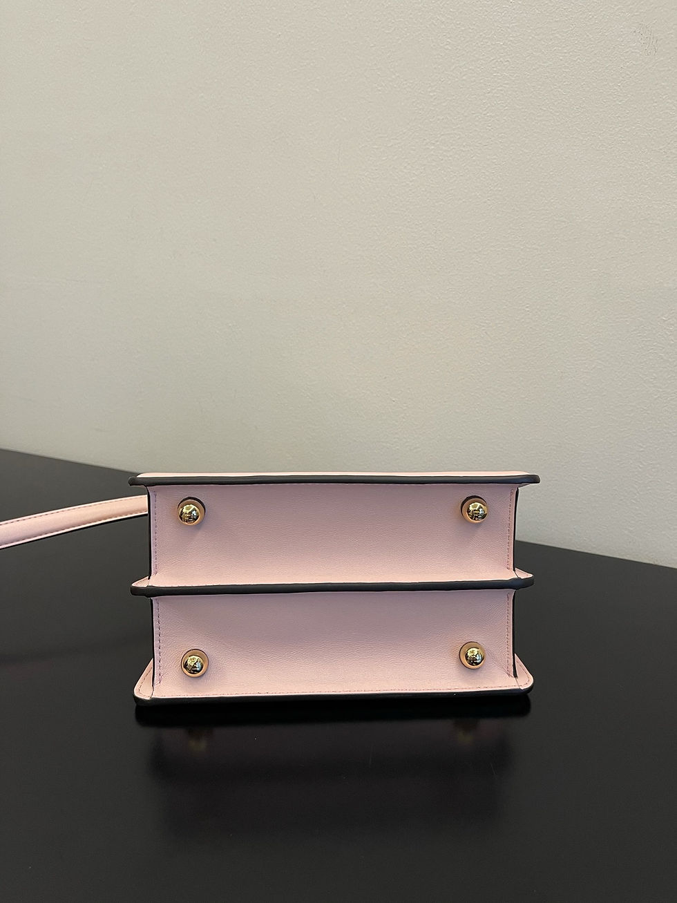 Thumbnail: Vintage Petite is a classic bag  20x11x15cm