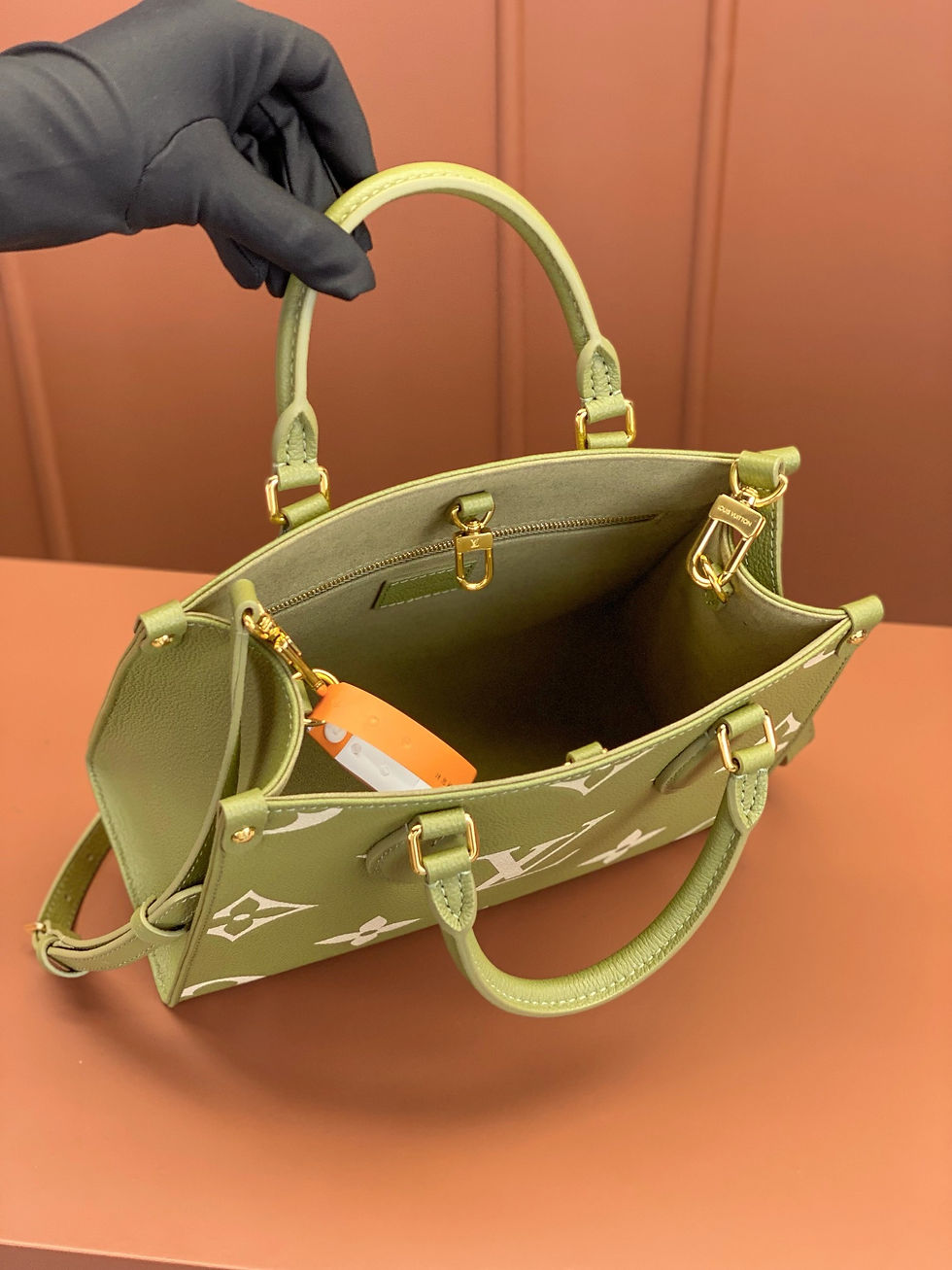 Thumbnail: Onthego Small Handbags 25x19x11.5cm