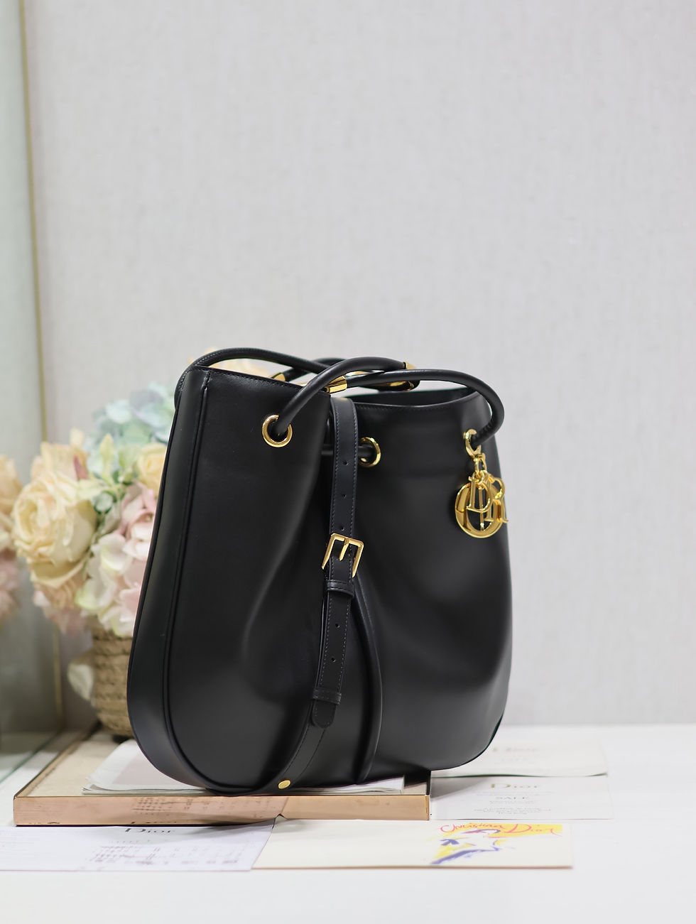 Thumbnail: Designer Mini Book tote 34 x 30 x 4.5 cm