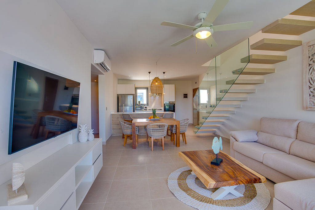 Luxury 3-Bedroom Penthouse in Los Corales – Walking Distance to the Beach