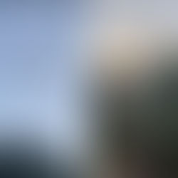 Helicóptero da Polícia Civil atinge fios elétricos e causa explosões em meio a tiroteio na Baixada