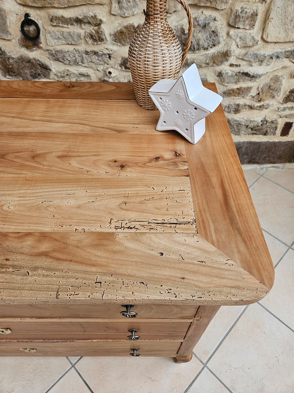 Miniature : Commode ancienne en merisier 