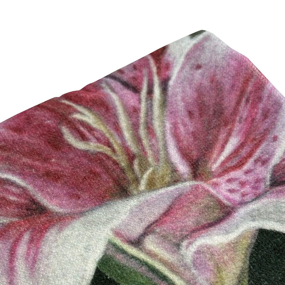 Thumbnail: Close up van strandlaken met lelies