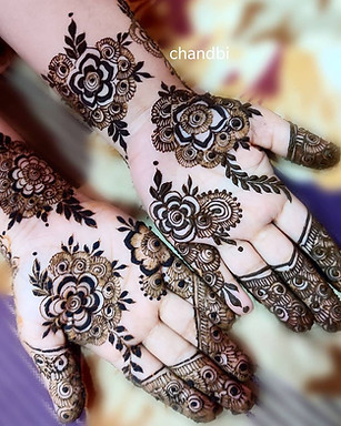 Chandbi Mehendi Artist.jpg