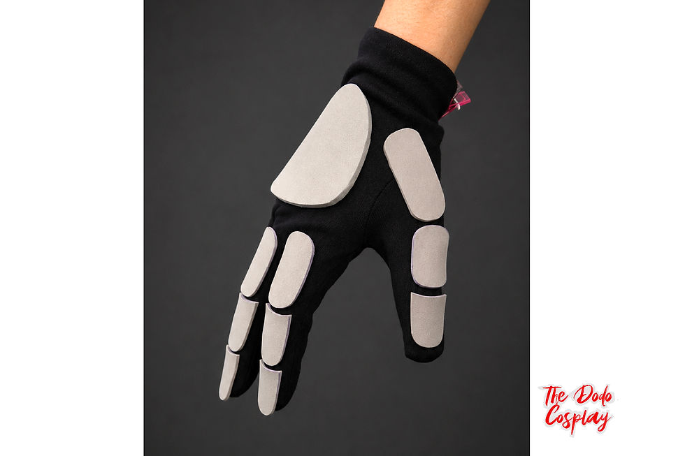 Miniaturbild: Vorschau der fertig gebauten Basic Gauntlets auf einem Handschuh von der Seite