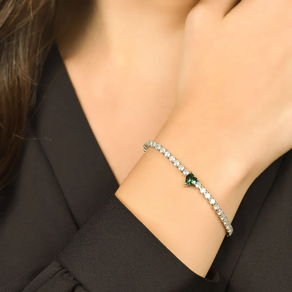Miniatura: BRACCIALE TENNIS DONNA IN ACCIAIO CON CRISTALLI BIANCHI E CUORE CRISTALLO VERDE
