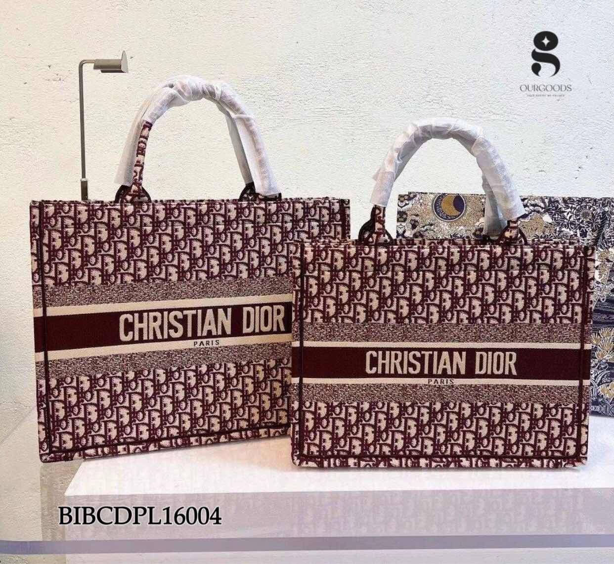 C******D*** tote bag for women with complete packaging and papers