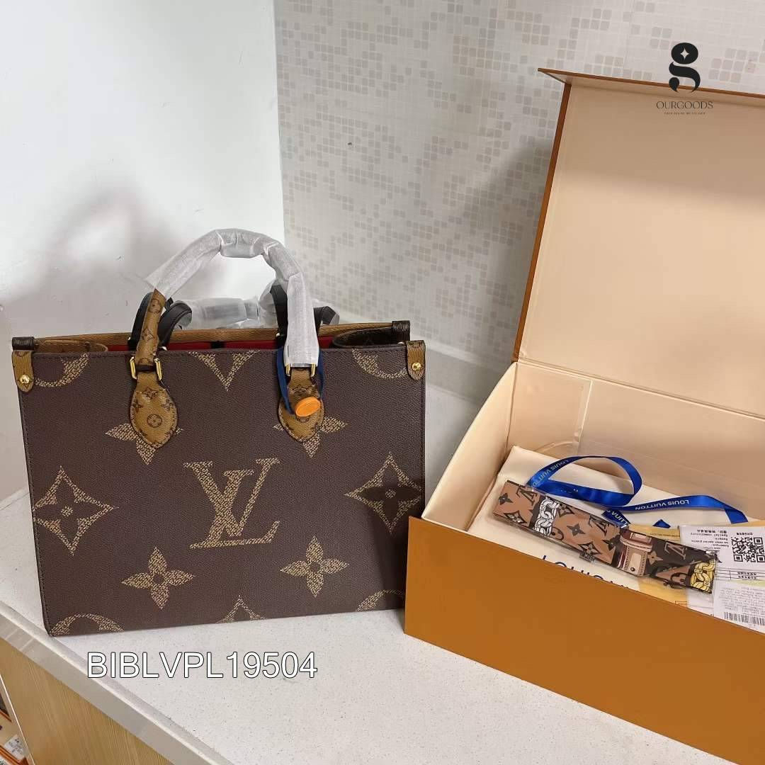 Large Two-Tone Monogram Tote Bag with Contrast Top Handles