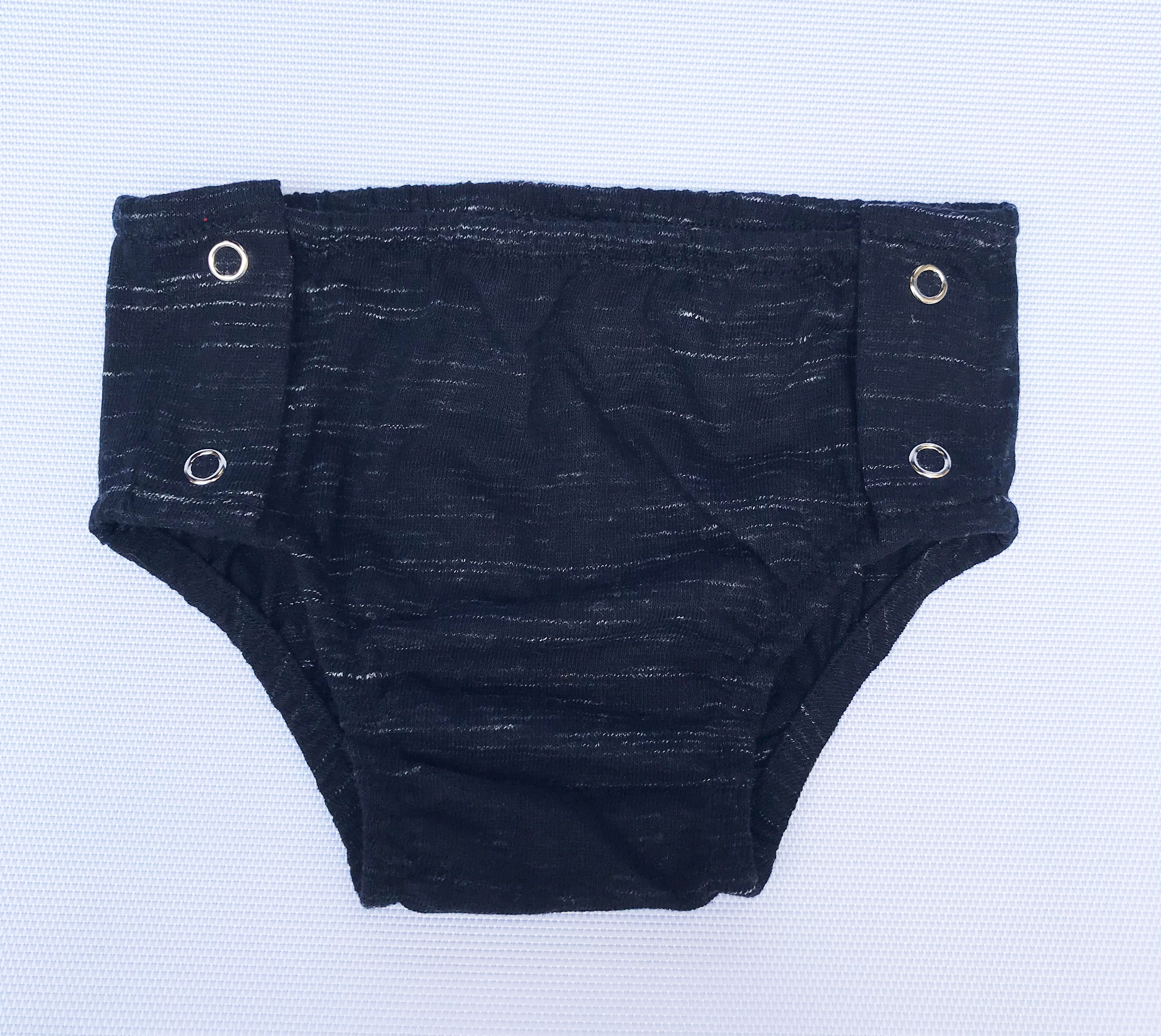 Tapa-Fraldas Preto Rajado