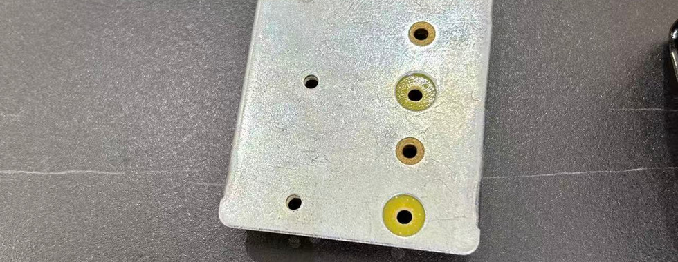 Piastra isolante FR4 utilizzata all'interno del connettore diagnostico esapolare