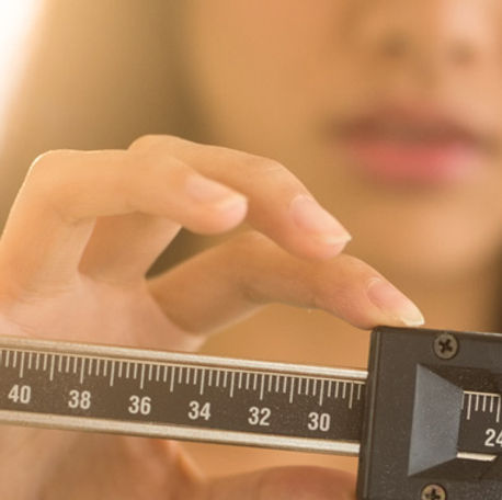 checking weight loss scale