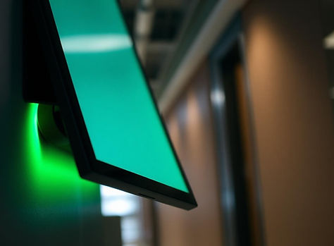 tablet-wall-fGTCUK-3.jpg