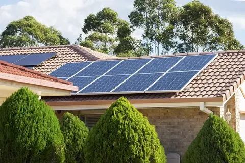 photovoltaic-panels-494417257-adffb9c21f9a4218947a59c9b5e405b2.webp