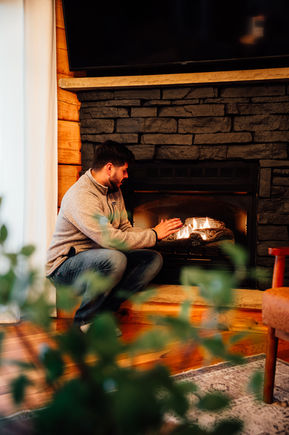 Timbers 3 fireplace in Snowshoe