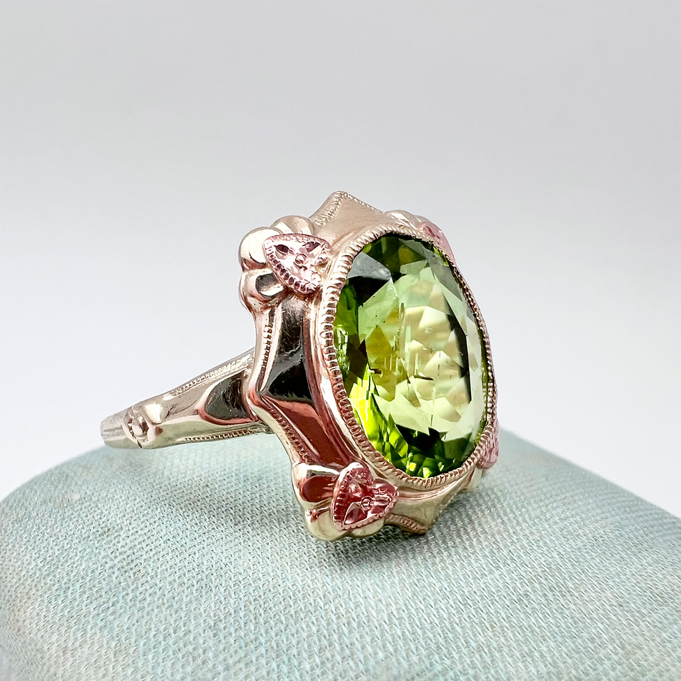 Thumbnail: Antique 4.50 carat Peridot Ring