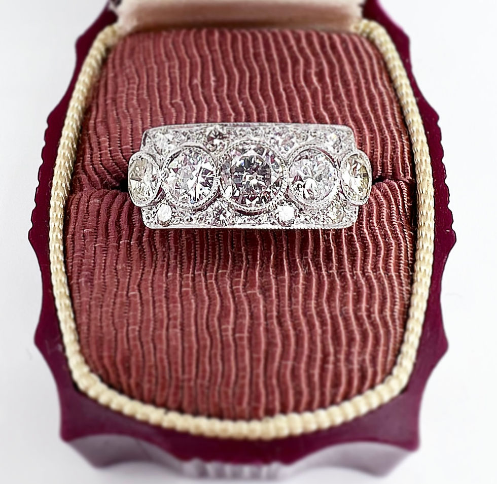 Thumbnail: Art Deco 1.18 Carat Diamond Ring