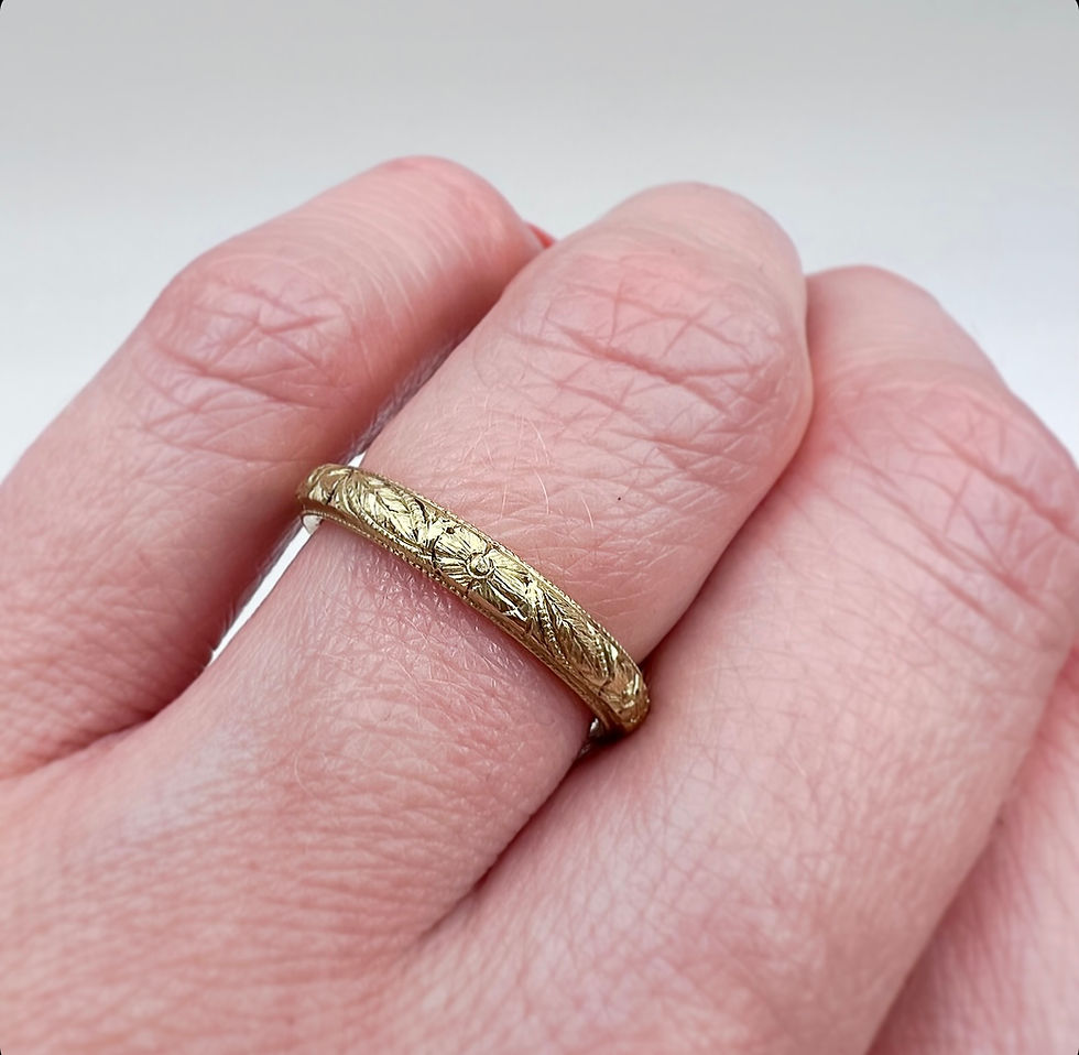 Thumbnail: 18k Yellow Gold Engraved Floral Band