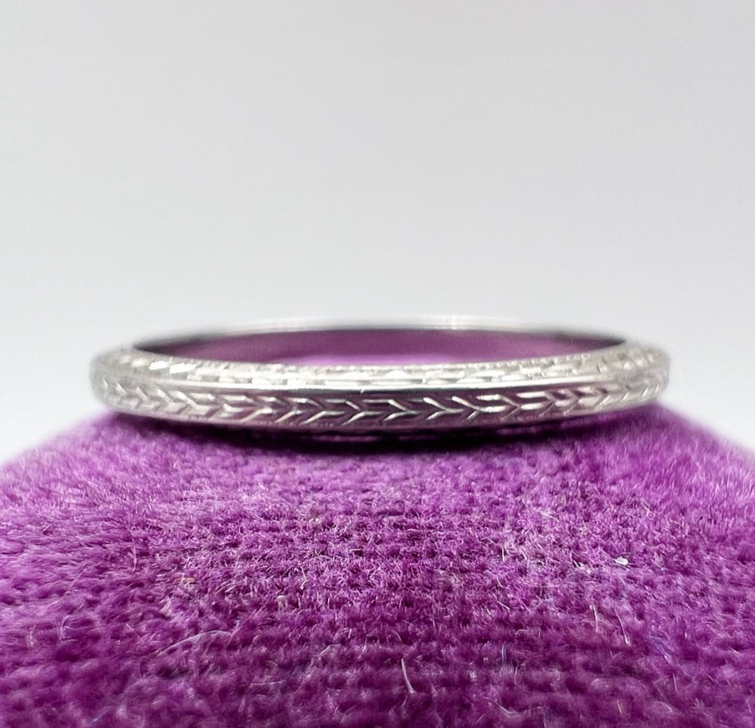 Art Deco 18k White Gold Band