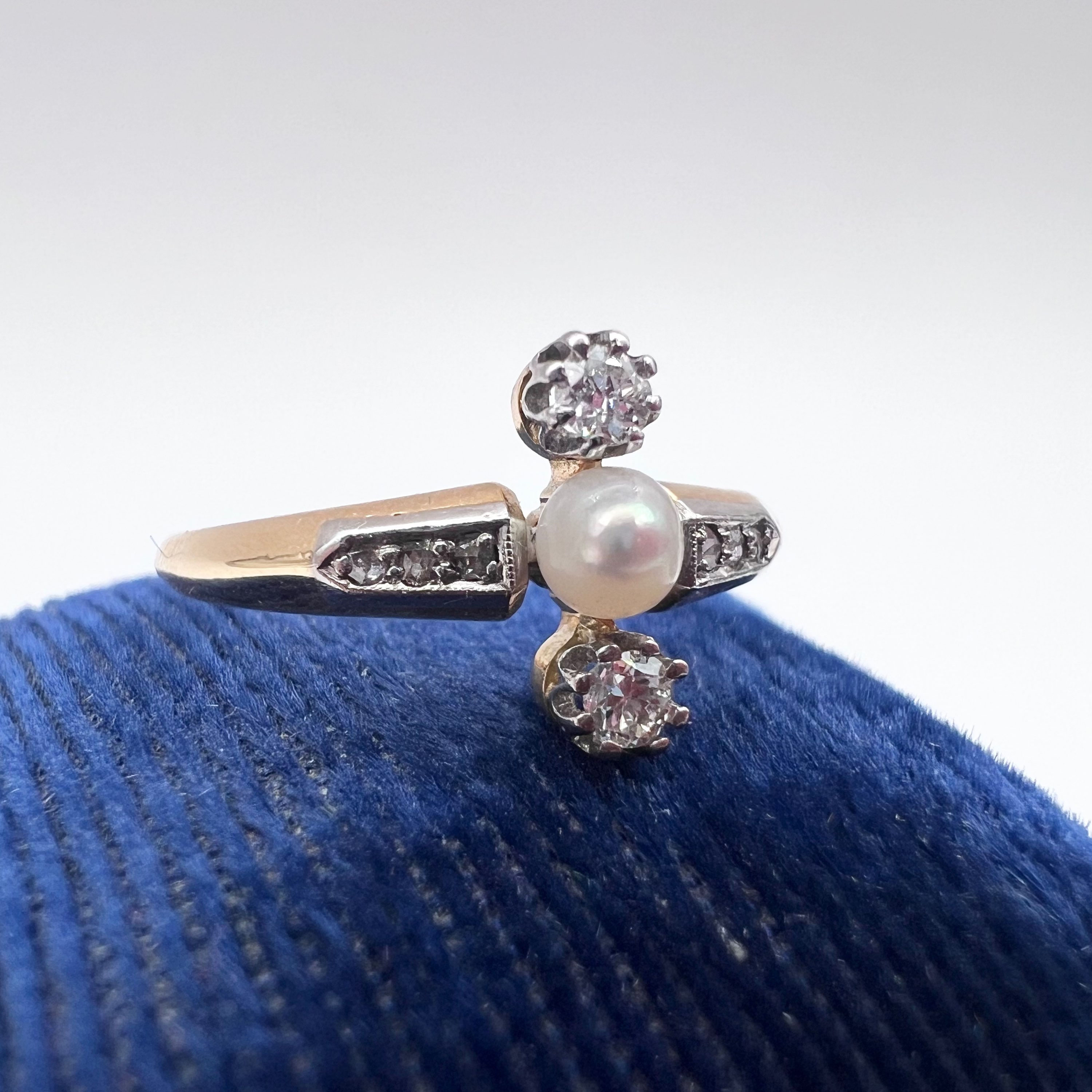 Antique 14K Yellow Gold Pearl & Diamond Ring